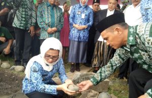 Hadiri Peletakkan Batu Pertama Pembangunan STAINU, Yasti : Pemkab Akan HIBAHKAN Rp 1 Miliar