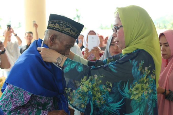 41 Jamaah Haji Bolmong Resmi di Lepas Bupati
