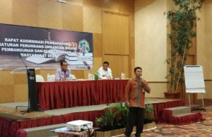 Sekda Bolmong Narasumber Rakor Pemberdayaan Masyarakat Desa di Sulut