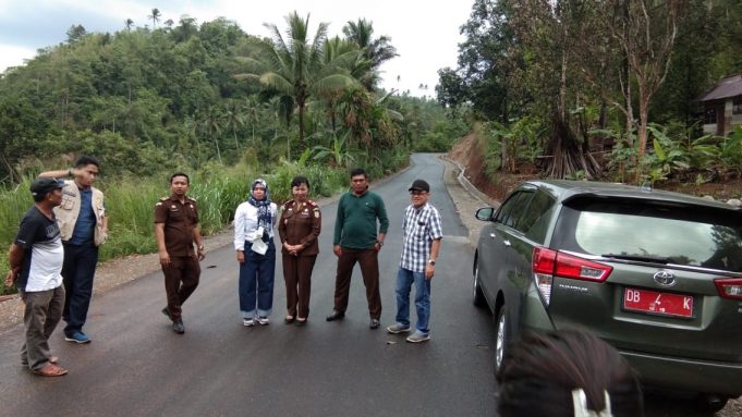 TP4D Kejari Kotamobagu Bersama Pemkab Bolmong Tinjau Pengerjaan Fisik Sejumlah Proyek