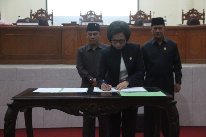 DPRD Kabupaten Bolmong Tetapkan Perda APBD 2019