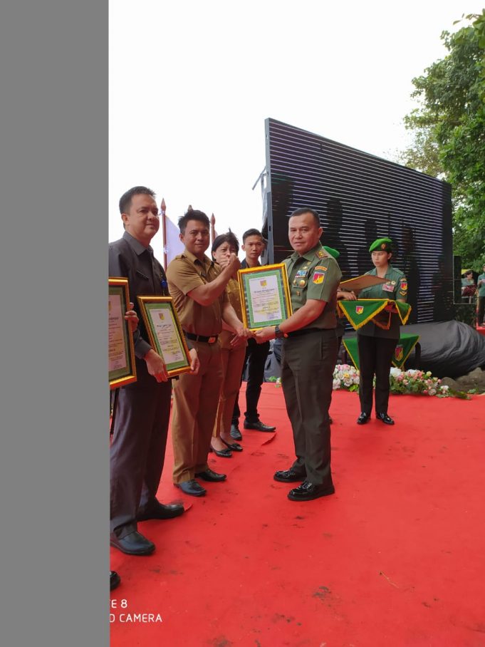 Pemkab Bolmong terima Penghargaan dari Pangdam XIII Merdeka