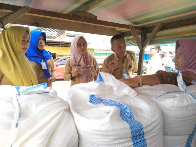 DKP Bolmong Monitoring Ketersediaan Pangan Di Sejumlah Pasar