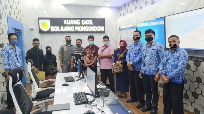 DINAS KOMINFO KAB. GORONTALO LAKUKAN STUDI BANDING KE DINAS KOMINFO KAB. BOLAANG MONGONDOW.