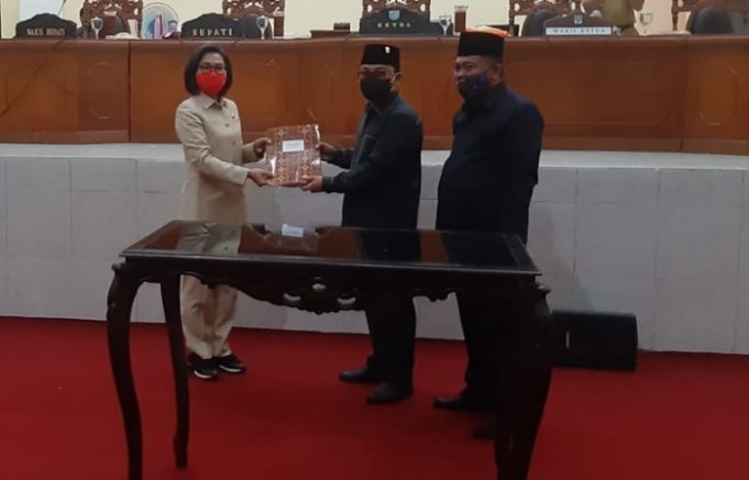 DPRD Bolmong Sahkan APBD Tahun 2021