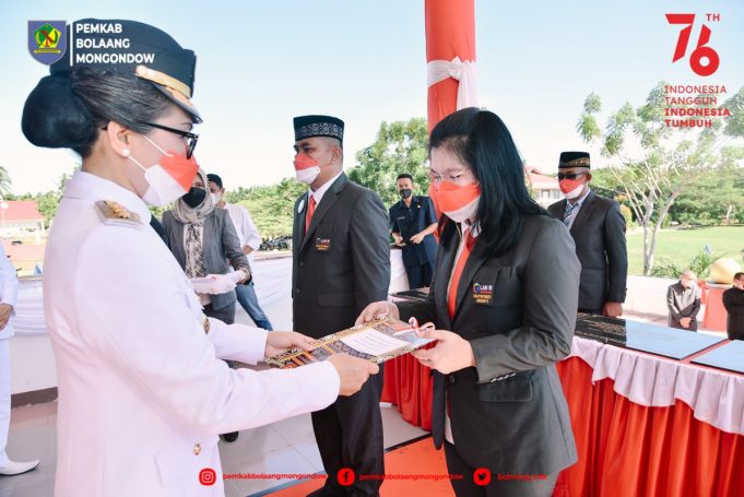 PEMKAB BOLMONG BERIKAN KEMUDAHAN KEPADA MASYARAKAT DALAM PENGURUSAN PERIJINAN