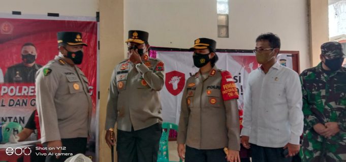 Kapolda Sulut Tinjau Pelaksanaan Vaksinasi Di Bolmong